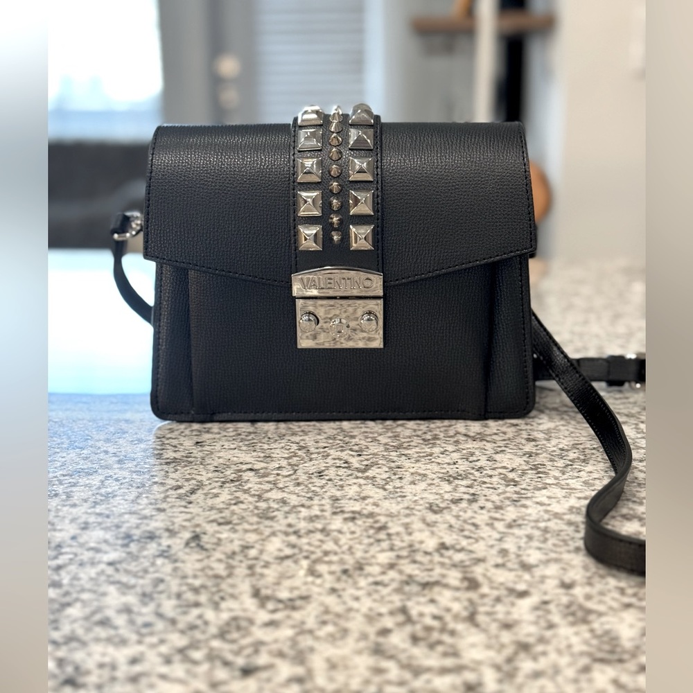 Valentino by Mariano handbag 7.5inx9inx3.75in